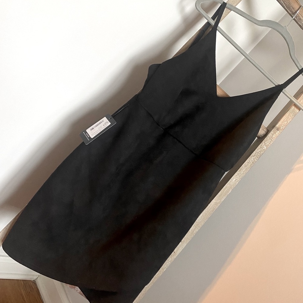 Etiquette black dress